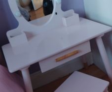 Kids dressing table