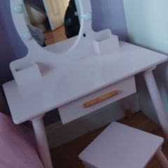 Kids dressing table