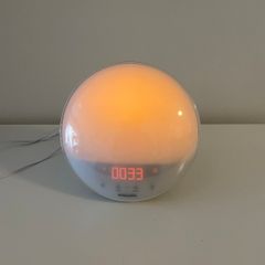 Philips Wake-Up Light HF3520/01 - Sunrise Simulation, FM Radio & 5 Natural Sounds