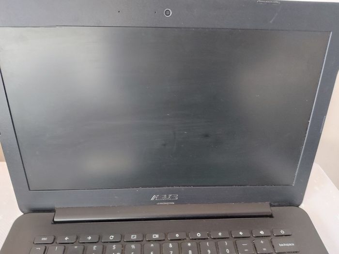 ASUS ChromeBook, Model C300S, Powerwashed and reset