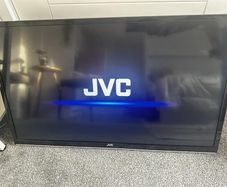 JVC 32" smart TV With Wall Bracket