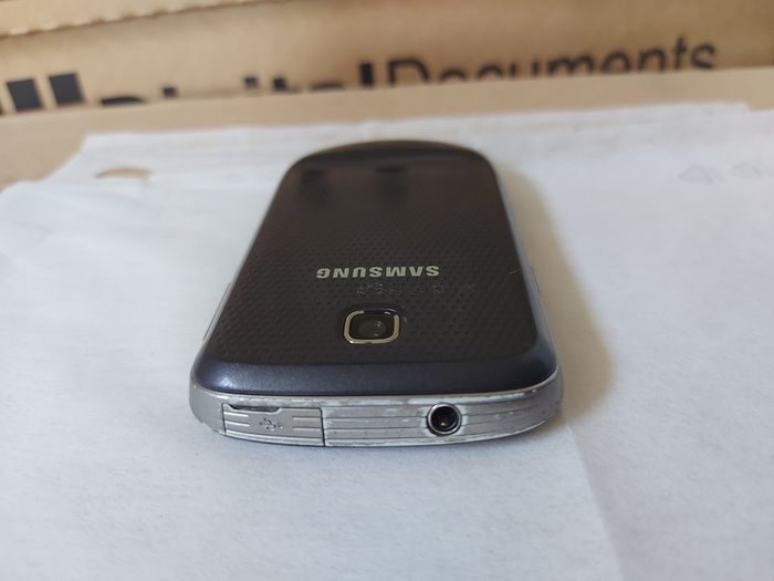 Samsung Galaxy Mini, Model No. GT-S5570, in excellent working condition