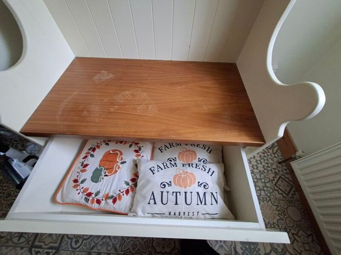 Beautifull Hallway  Dresser