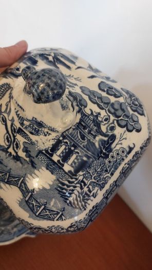 Fabulous Antique Blue and White Transferware Willow Pattern Shallow Lidded Tureen/Vegetable Dish For Display, Unknown Maker, Most Likely Staffordshire Made