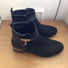 Ladies Black ankle boots size 6