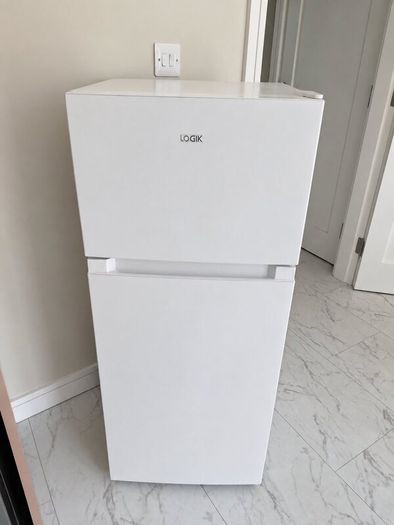 Logik fridge freezer