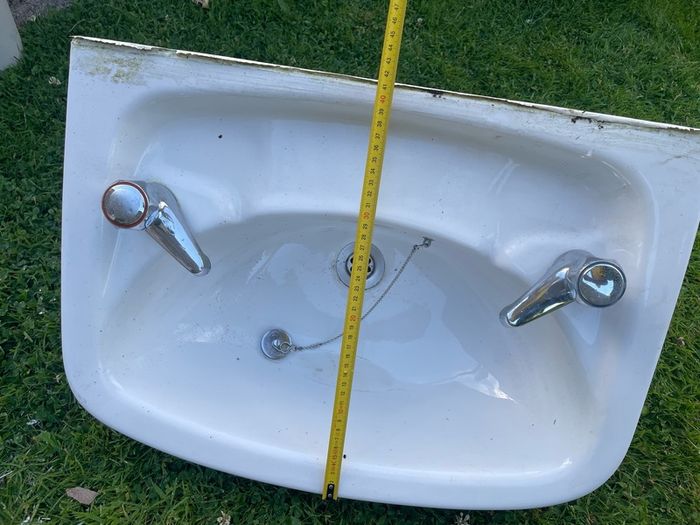 wash basins & pedestals