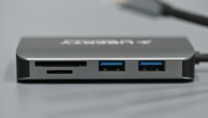 Advanced 8-in-1 USB-C 3.1 Multi-Port RJ-45 HDMI SD/TF slot 3x USB-A 3.0 port Hub