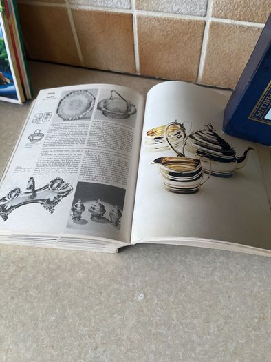 Collectors Encyclopedia of Antiques by Phoebe Phillips