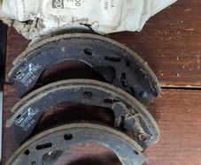 Rear Brake Shoe Set - Fits Opel/Vauxhall Corsa C, Tigra B, Vectra A, Kadett E, Ascona C | Ref: 91158366