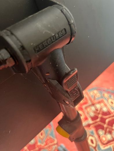 Hercules music stand