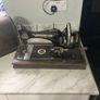 Antique Vickers singer sewing machine Image 2
