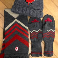 Canada Gloves; Scarf & Hat Set