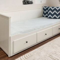 IKEA HEMNES Daybed Frame with 3 Drawers & 1 Mattress - White