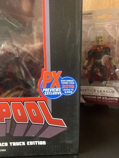 Exclusive Marvel / DC Figures