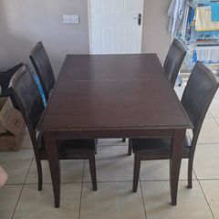Dinning table & 4 chairs