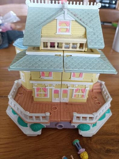 Polly pockets bundle