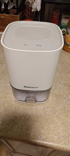 Mini dehumidifier