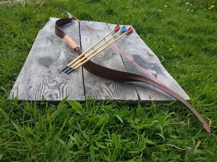 Archery Bow, Recurve 49" Horsebow, Left/Right hand (18-24 LBS) +3x arrows