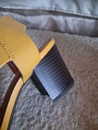Ladies sandles