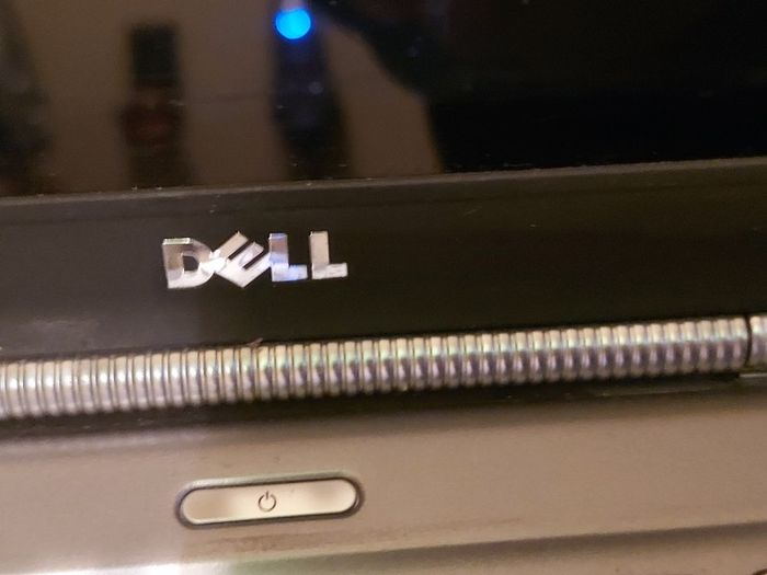 DELL XPS 14z, Intel Core i5-2430M CPU, 2.4GHz, 6GB Ram, 500GB HDD, Windows 10 Pro, Microsoft Edge, Chrome and VLC