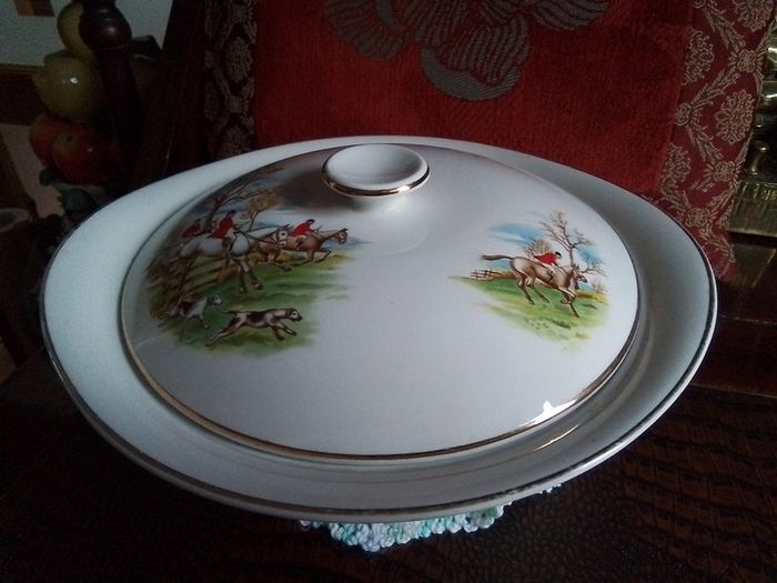 Arklow Tally-Ho Tureen