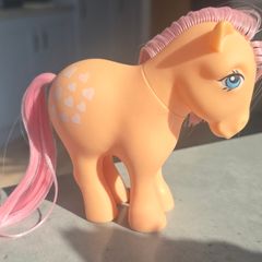 Peachy Peachie Original Pose Hong Kong Concave HK MLP G1 My Little Pony 1982