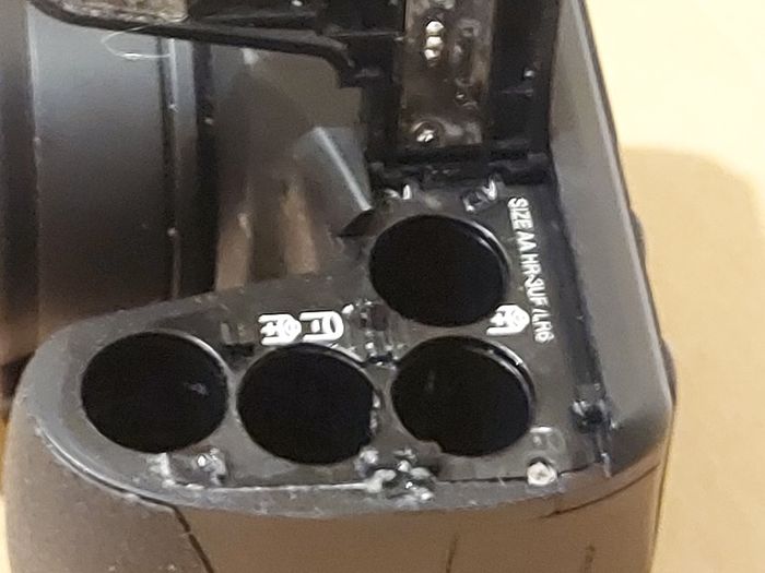 Fujifilm FinePix S5800 Digital Camera, Takes 4 AA Batteries, not powering on, for parts or repair
