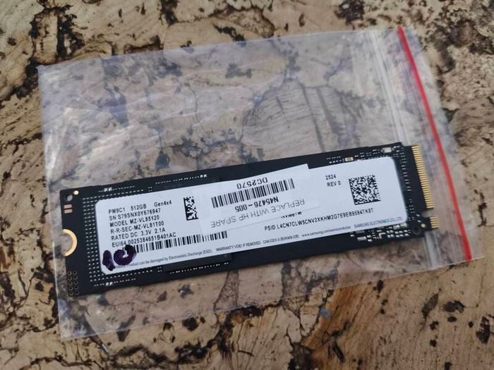 New condition 512GB Nvme Samsung PM9C1 M.2 2280 Pcie 4.0 X4 4950/2500mb/s 300TBW