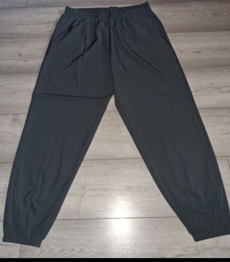 x4 Bundle - Brand New Womens Mixture Bundle - Size - XXL - Smaller Fit More A Size - U.K.16 - x3 Bundle - Bottoms - RRP - 49.74 & x1 - T-Shirt - RRP - 80.00 Dollars = RRP - 125.00+