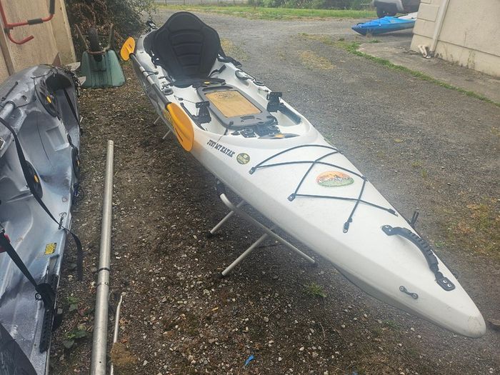 Fishing kayak