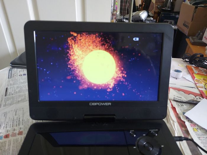 5 Portable DVD Players, all working, but no charges for them, all in very good condition