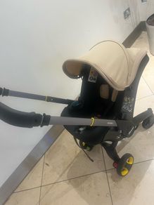 Doona i and Isofix Base
