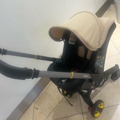 Doona i and Isofix Base