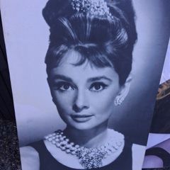 Vintage/Retro large Canvas Prints Marilyn & Audrey