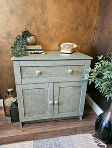 Drawer storage cabinet