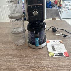 Ninja Creami Deluxe, Like New, Barely Used!
