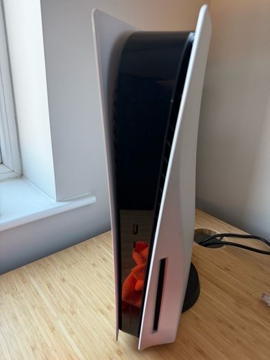 PS5 (1TB Expansion, Controller, Disc Drive included)