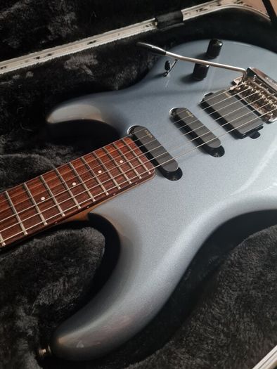 Musicman Luke II in Luke Blue