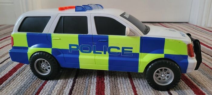 Nikko UK Rush and Rescue 12" - 30 cm Police Flashing SUV Car