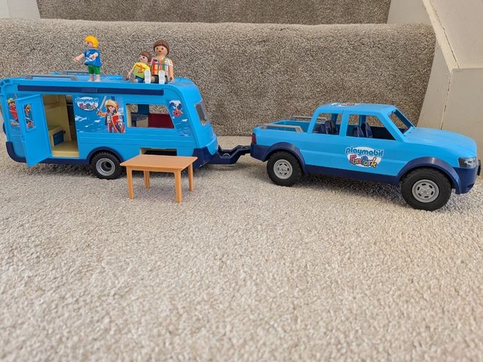 Playmobil pickup with camper