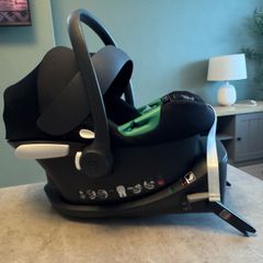 CYBEX aton b2 isize and base (car seat)