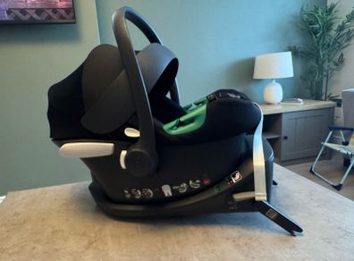CYBEX aton b2 isize and base (car seat)