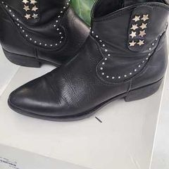 OYVE Black Leather Western Style Stars Boots Sz 40 (Fit 7 - 7.5UK)