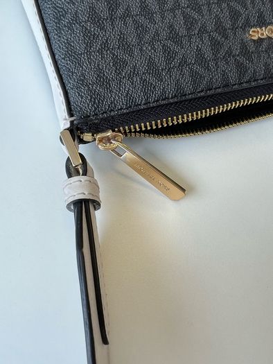 Perfect gift Michael Kors bag with ALL brand NEW accessories
