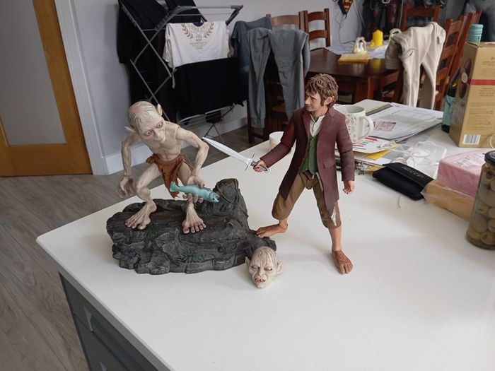 Neca Frodo and Gollum Lotr 1/4 scale figures