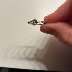 Silver tone star design ring
