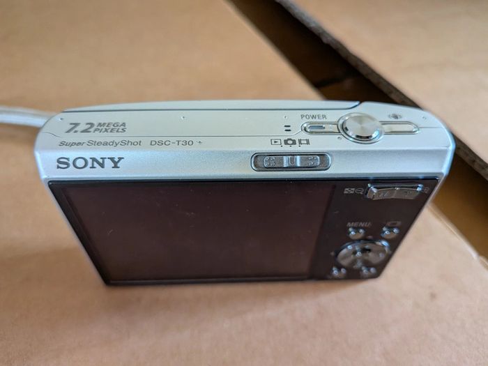 Sony DSC-T30 Cybershot Camera