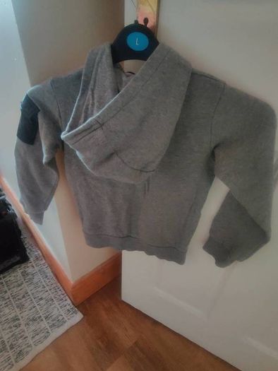 Moncler genuine boy's grey hoodie size 8A 130 cm Postage included