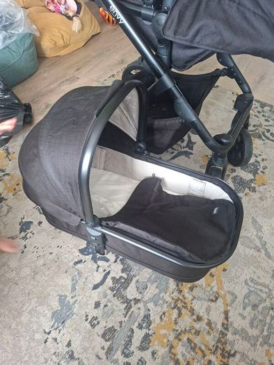 Baby Elegance Envy stroller and Bassinet